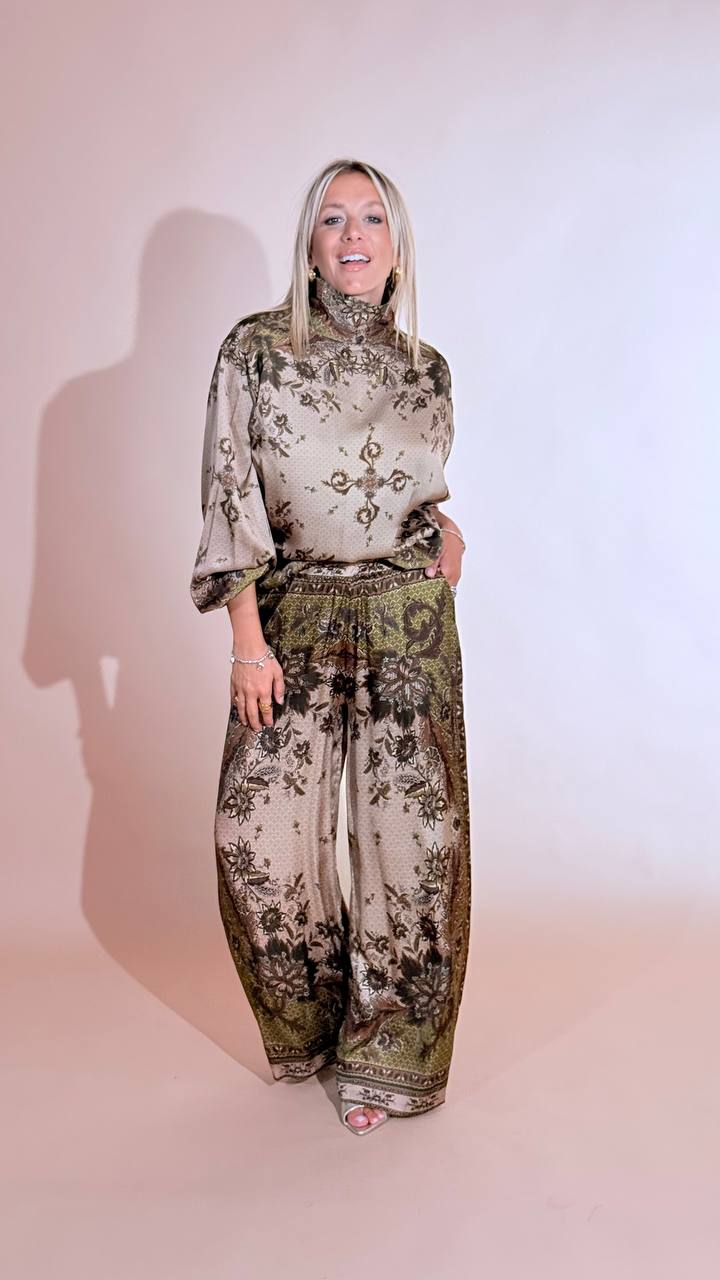 KONTATTO "Nina" set con bomber full zip e pantalone elastico effetto raso KD700C VERDE 