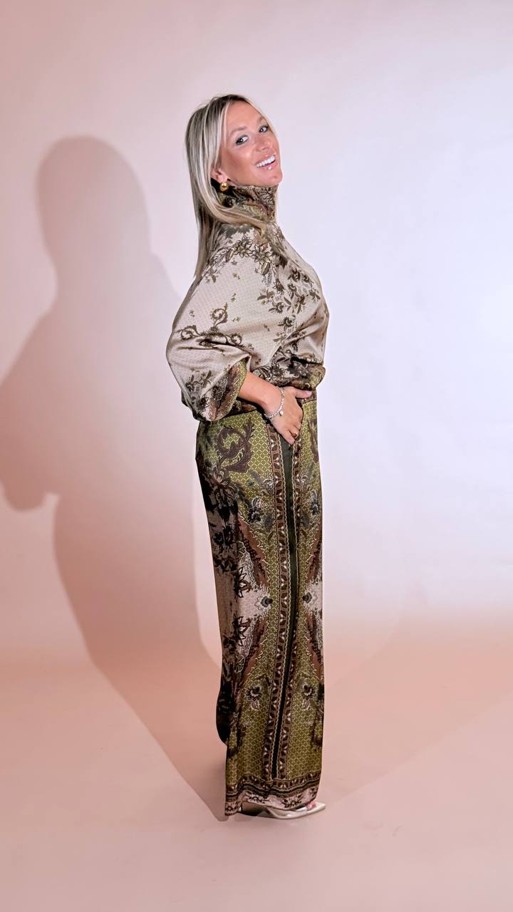 KONTATTO "Nina" set con bomber full zip e pantalone elastico effetto raso KD700C VERDE 