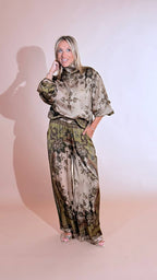 KONTATTO "Nina" set con bomber full zip e pantalone elastico effetto raso KD700C VERDE 