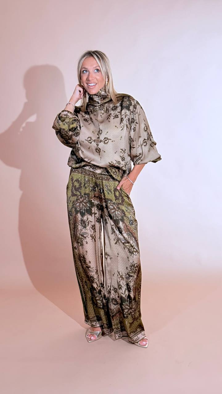 KONTATTO "Nina" set con bomber full zip e pantalone elastico effetto raso KD700C VERDE 