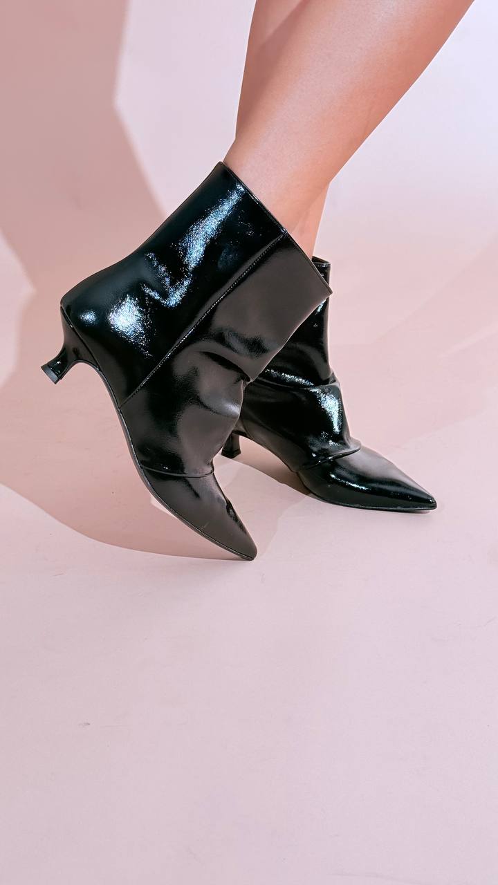 OVYE "Cayenne" stivaletto in vernice LF894M139CIA NERO 