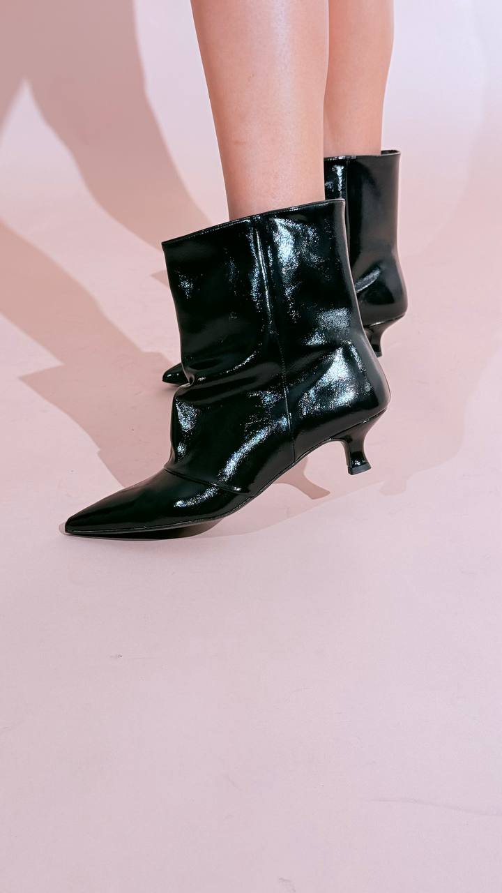 OVYE "Cayenne" stivaletto in vernice LF894M139CIA NERO 