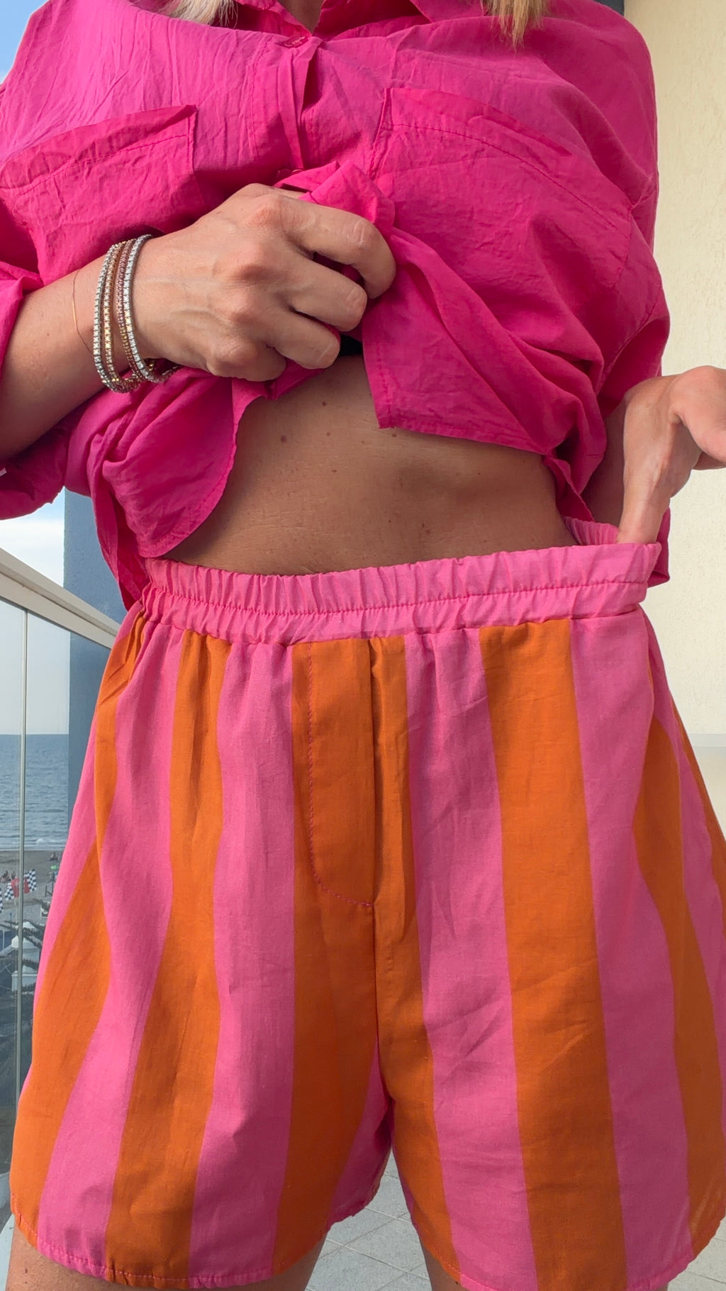 ANGELA DAVIS Short tropico Arancio
