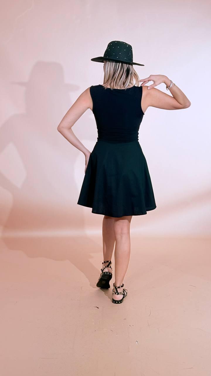 HINNOMINATE Abito smanicato con gonna HMABW02501 NERO 