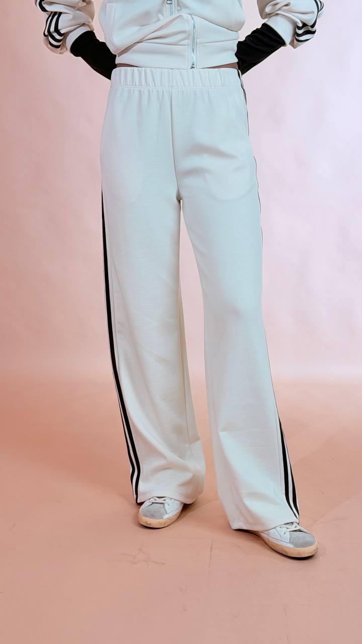 LEVA Tuta con felpa e pantalone con bande 27644 PANNA 