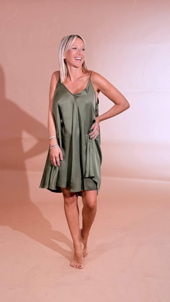 TENSIONE IN Abito sottoveste FA505A05QPE26 VERDE 